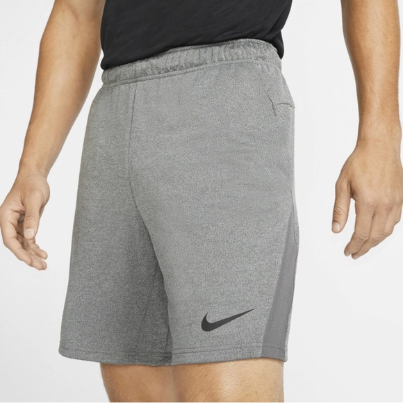 Nike Dri-FIT Men's Training Shorts - Standard Fit - Size Small. - Picture 2 of 5